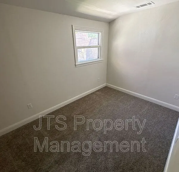 501 J St — Photo 14