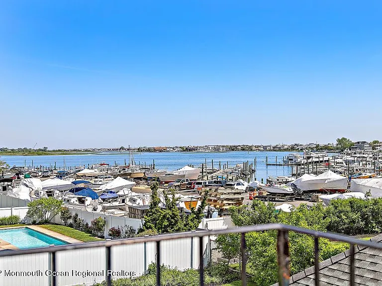 27 Shrewsbury Dr — Photo 23