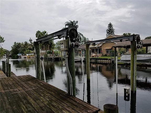 3rd image of 48 Cypress Dr