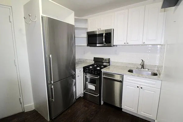 Rented by Newcastle Realty Services | media 7