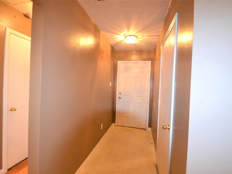 5126 Riverwood Dr — Photo 4