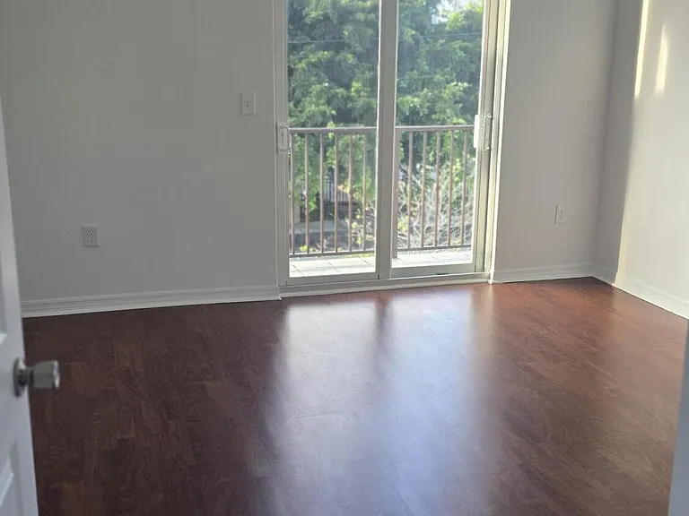 408 SW 9th St — Photo 1