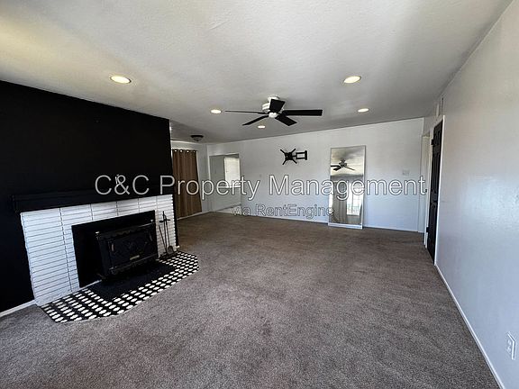 4th image of 3513 Clayburn Rd