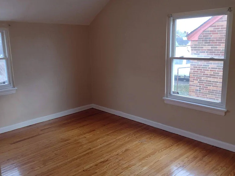 4453 Lee Heights Blvd — Photo 10