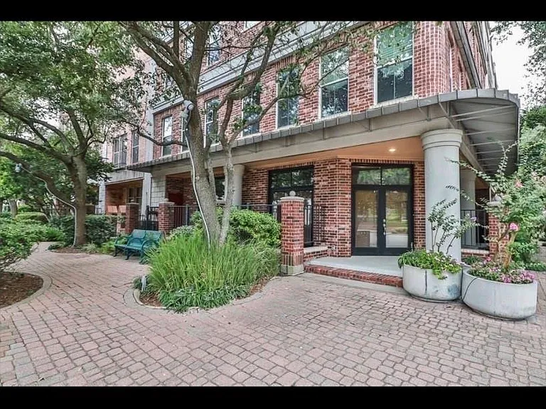 3208 Jackson St #1 — Photo 2