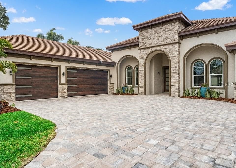 1st image of 10700 Pontofino Cir