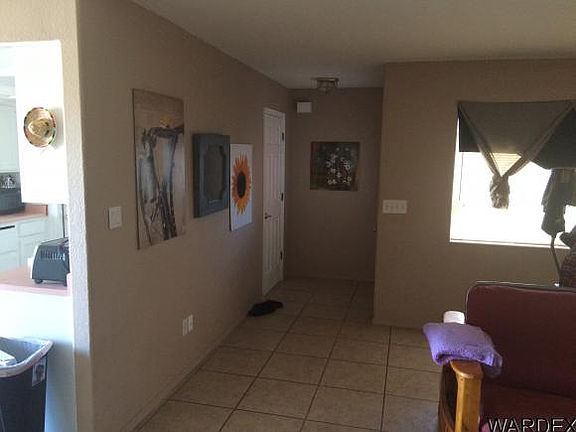 5th image of 1081 Thunderbolt Ave