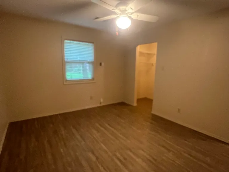 301 Wildwood Cir — Photo 2