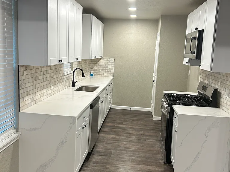 10312 Desdemona Dr — Photo 2