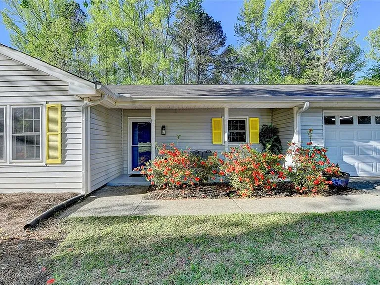 1132 Owen Cir — Photo 3