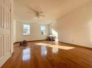 692 Leonard St APT 3, Brooklyn, NY 11222