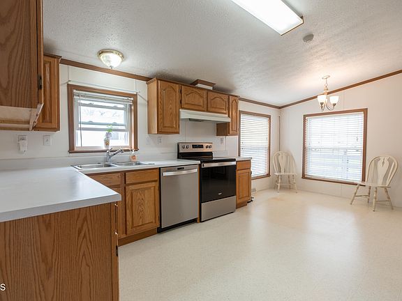 3rd image of 102 New Jersey St