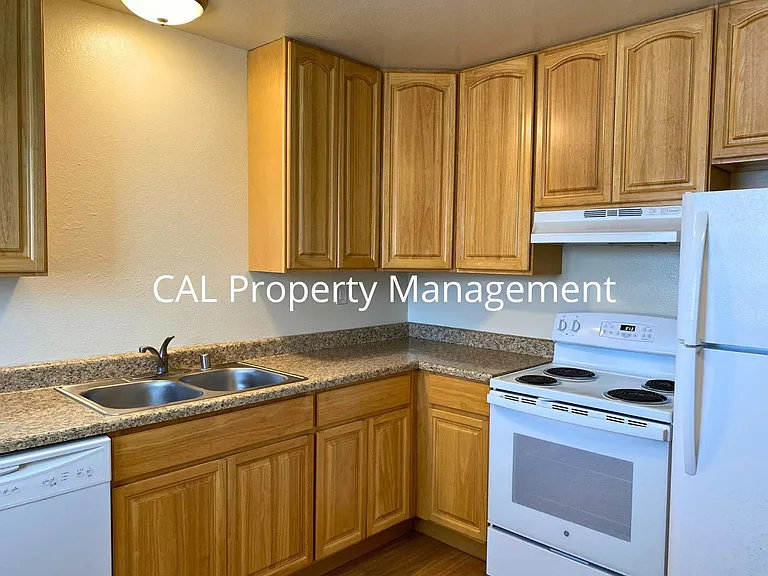 83 Castro St — Photo 8