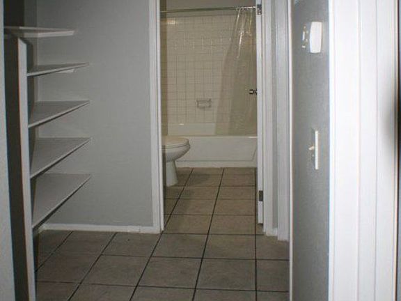 3rd image of 2762 Sidewinder Ln APT B