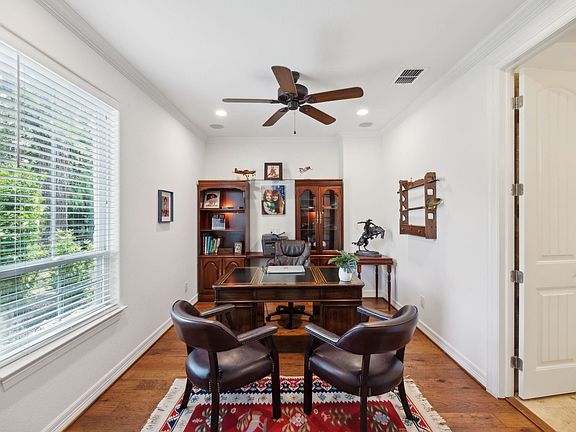5th image of 8525 Briarwood Ln