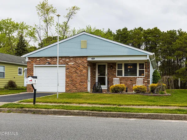 49 Selkirk Avenue, Toms River, NJ 08757