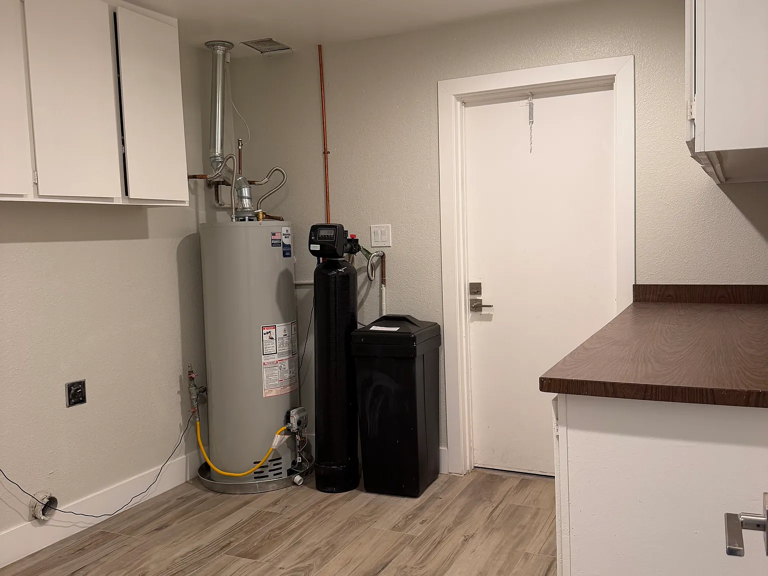 4 bed, 1992 sqft, $3,495 — Photo 4