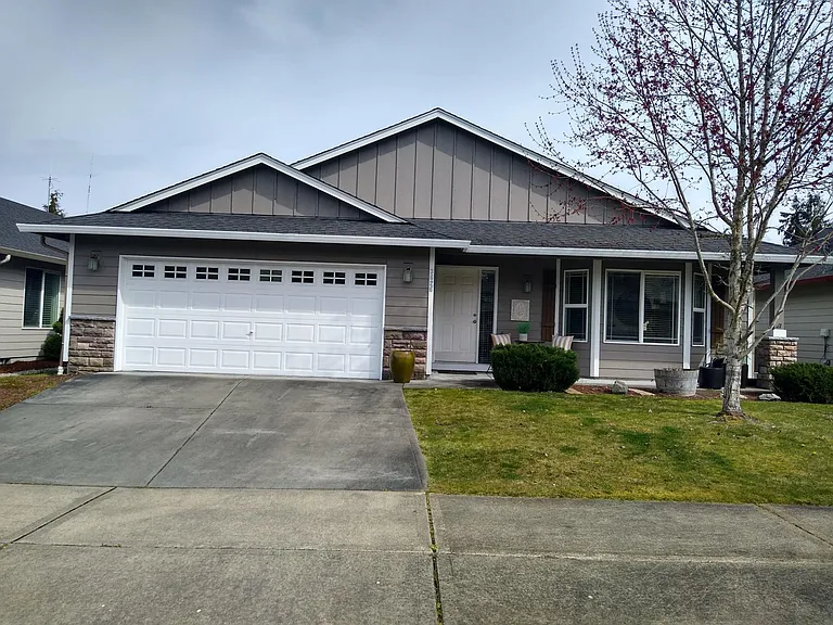 3626 Loren St NE — Photo 1