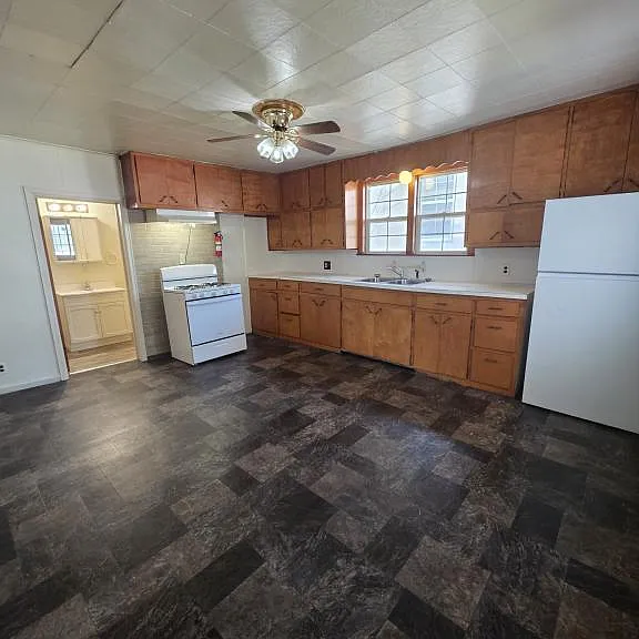 383 W 12th St #9 — Photo 1