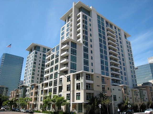 1st image of 425 W Beech St Unit 440