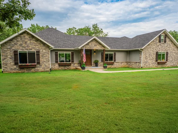 631 Buena Vista Parkway, Strafford, MO 65757
