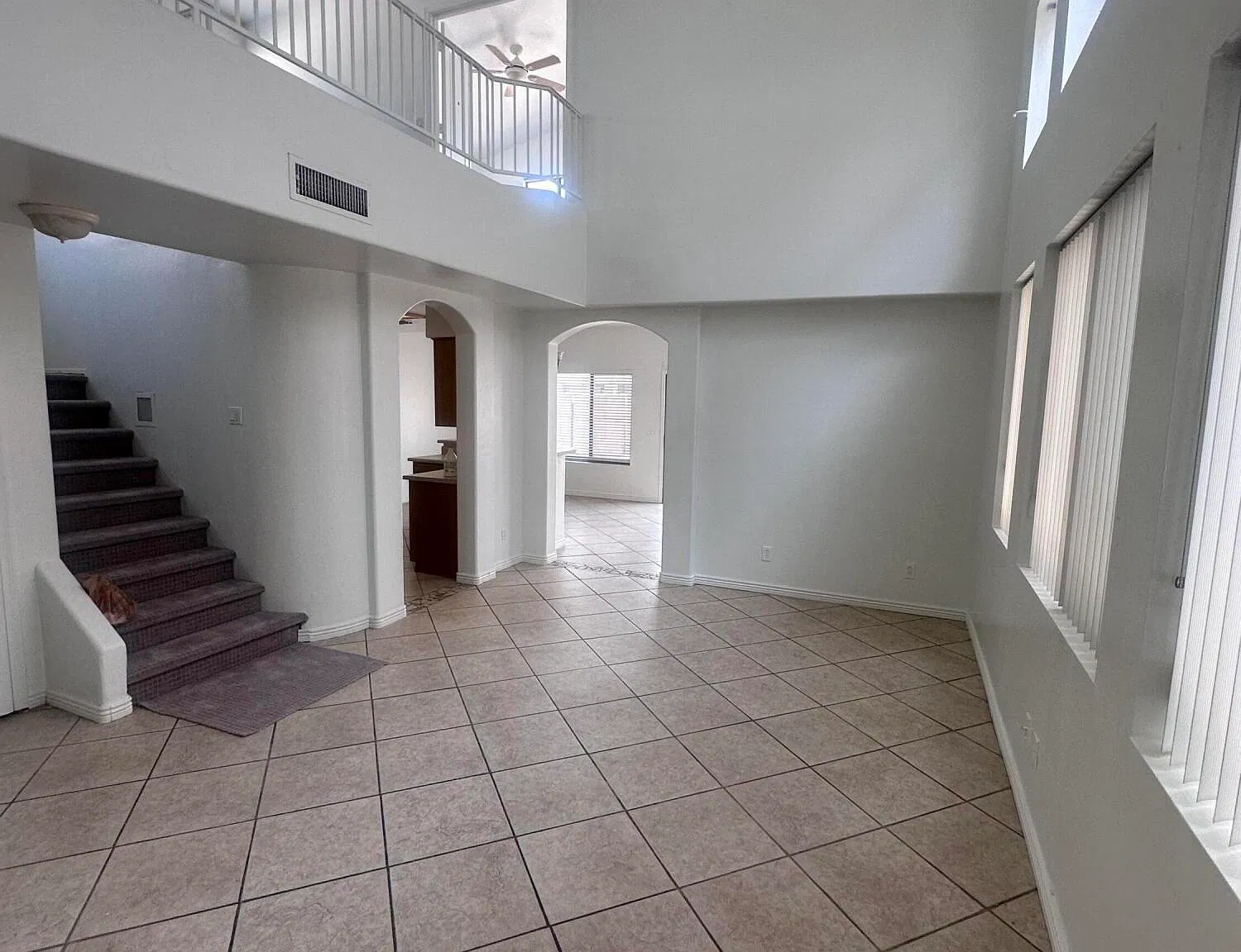 3 bed, 2.5 bath, 1770 sqft, $2,000 — Photo 2