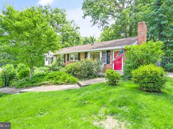 5723 Oak Hill Pl, Alexandria, VA 22310