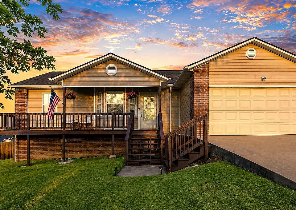 1st image of 203 Paradise Heights Dr