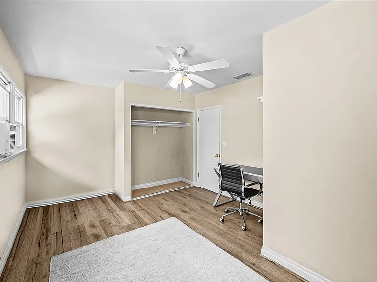 542 N Waverly St — Photo 26