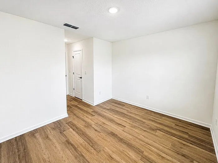 8664 Elmo Rd — Photo 21