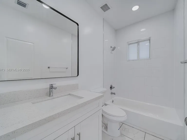 14708 NE 7th Ave #14711 — Photo 8