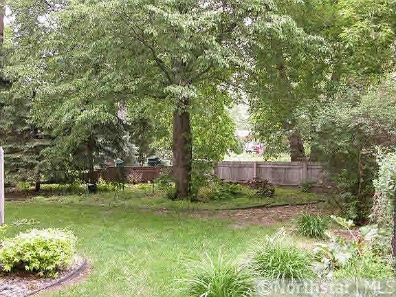 2nd image of 2587 Swan Avenue