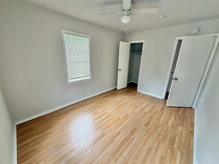 3212 NE 15th St — Photo 11