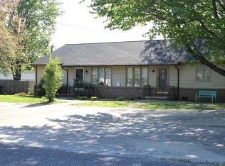 1706 Ridgewood Dr, Murray, KY 42071