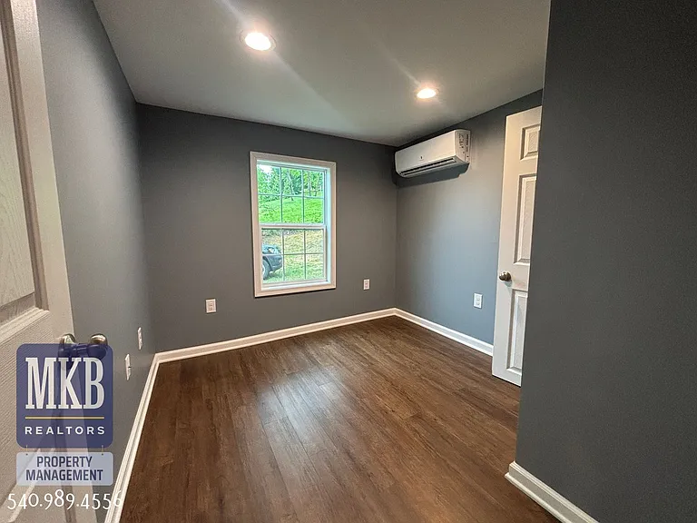 811 Montvue Rd — Photo 13