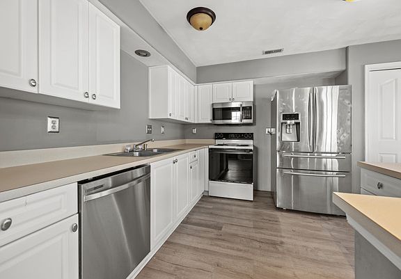 5th image of 109 Locust Ln #109