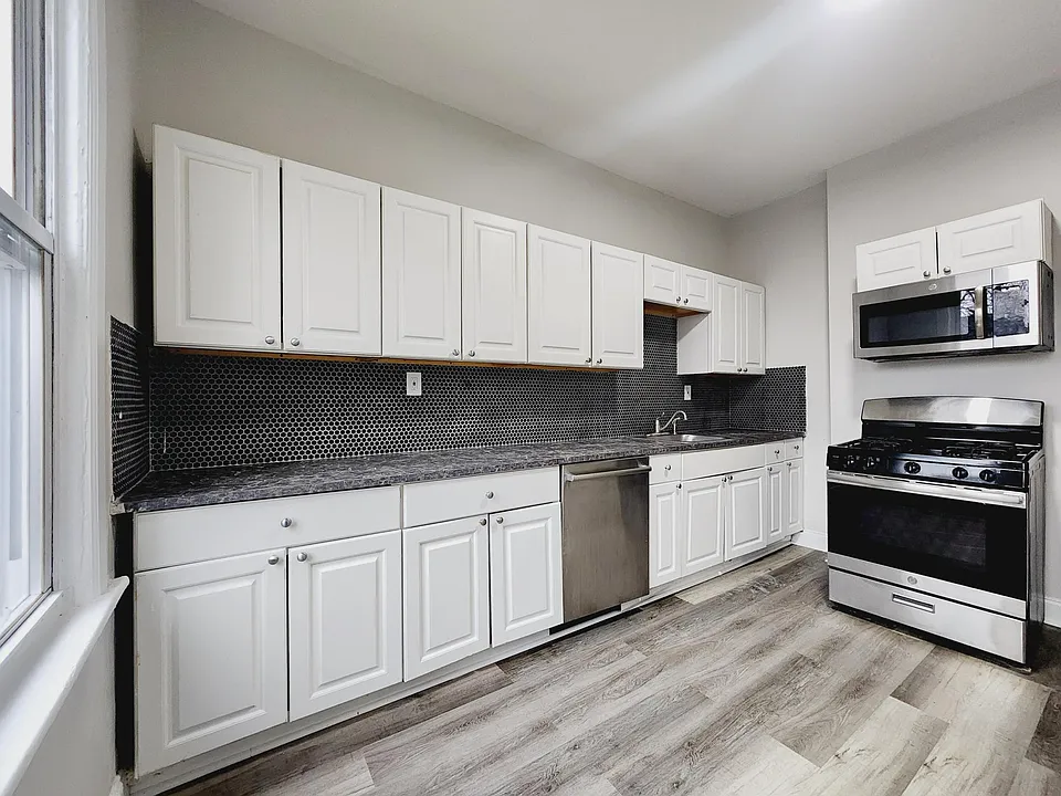 227 Wegman Pkwy #3