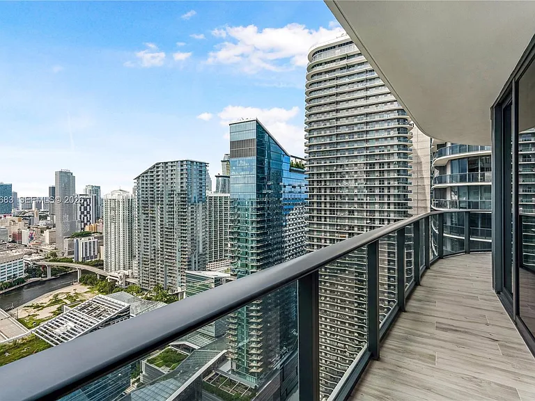 55 SW 9th St #4001 — Photo 1