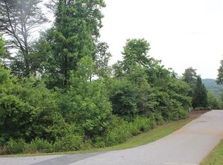 41 Edgewater Trl S, Toccoa, GA 30577