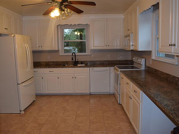 3rd image of 14 Westmoreland Dr
