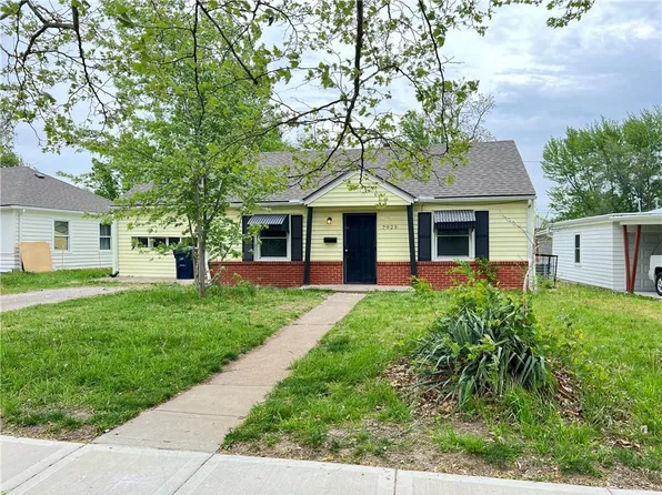 7925 Park Ave, Kansas City, MO 64132
