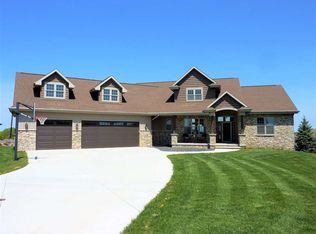 W7008 Rockdale Ln, Greenville, WI 54942