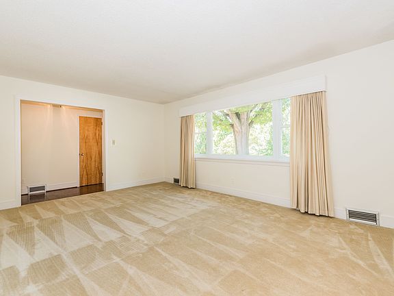 4th image of 7613 Candis Dr