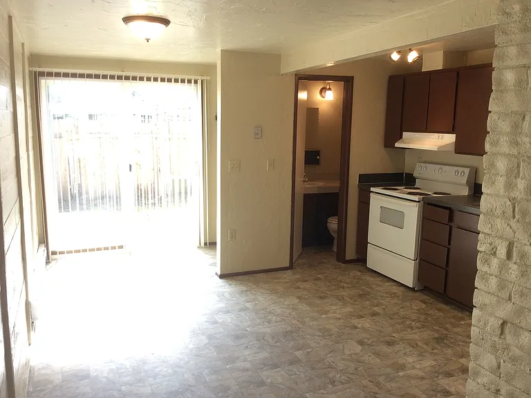 1614 W 8th Ave — Photo 5