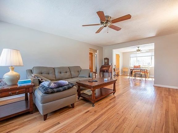 5th image of 3181 Harry Lee Ln