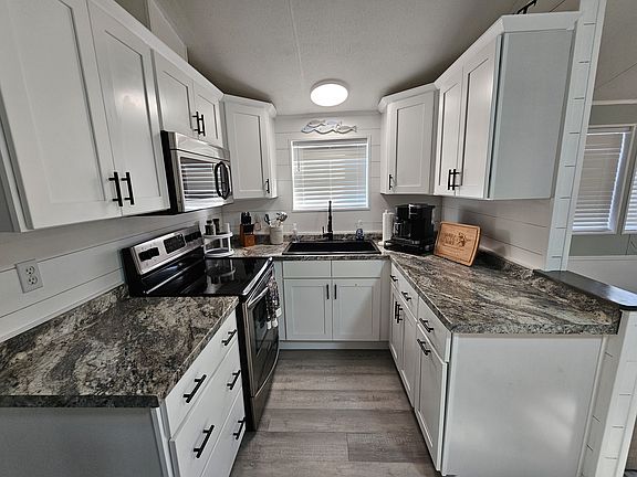 3rd image of 7125 Fruitville Rd #1417