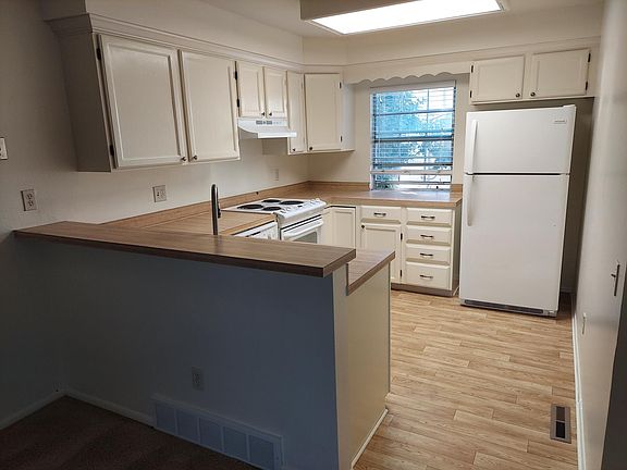 5th image of 2041 S Helena St