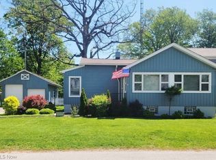 233 S Point Dr, Avon Lake, OH 44012