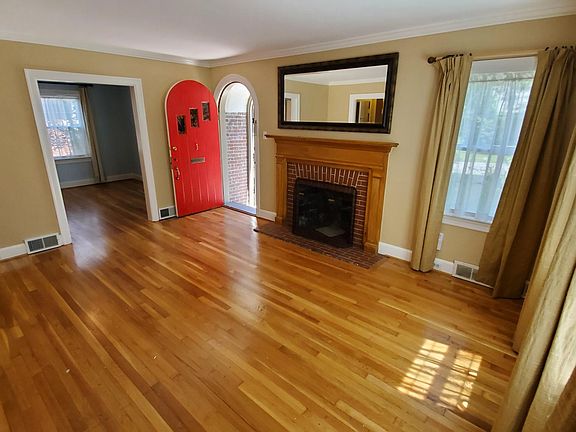 3rd image of 234 Castlewood Dr #1