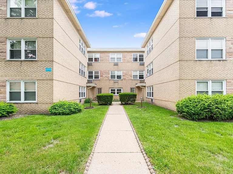 4629 Main St #3B — Photo 2
